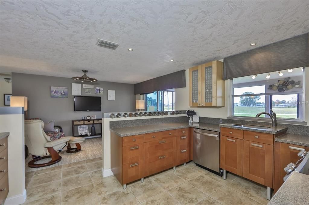 Activo con contrato: $299,900 (3 camas, 2 baños, 1597 Pies cuadrados)