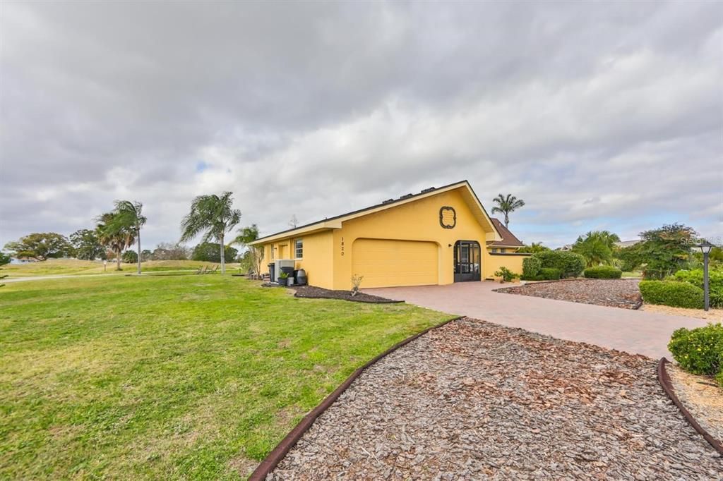 Activo con contrato: $299,900 (3 camas, 2 baños, 1597 Pies cuadrados)