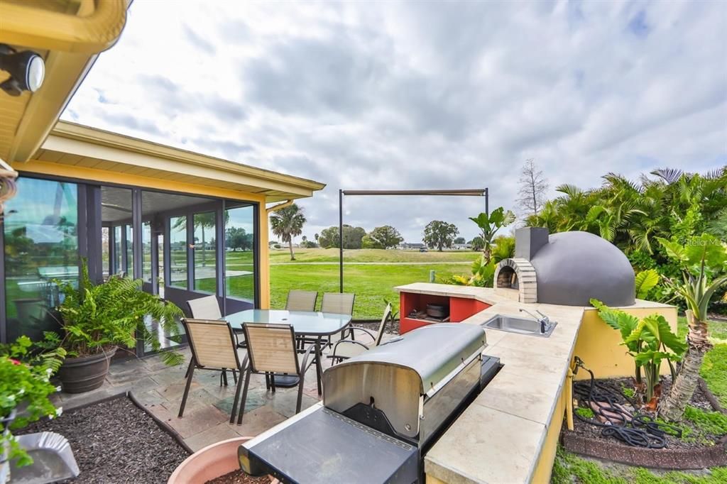 Activo con contrato: $299,900 (3 camas, 2 baños, 1597 Pies cuadrados)