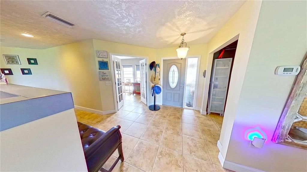 Activo con contrato: $299,900 (3 camas, 2 baños, 1597 Pies cuadrados)