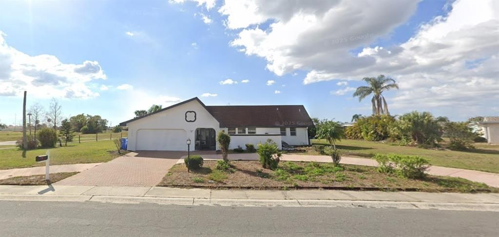 Activo con contrato: $299,900 (3 camas, 2 baños, 1597 Pies cuadrados)