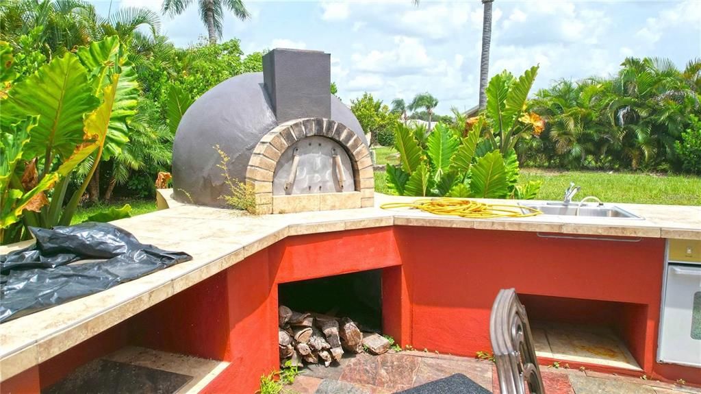 Activo con contrato: $299,900 (3 camas, 2 baños, 1597 Pies cuadrados)