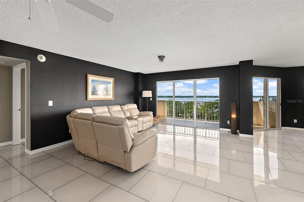 For Sale: $739,900 (4 beds, 3 baths, 3125 Square Feet)