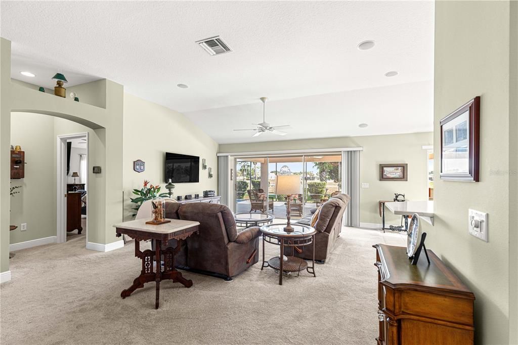 For Sale: $849,000 (3 beds, 2 baths, 2000 Square Feet)