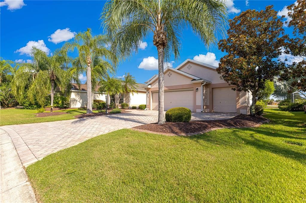 For Sale: $849,000 (3 beds, 2 baths, 2000 Square Feet)