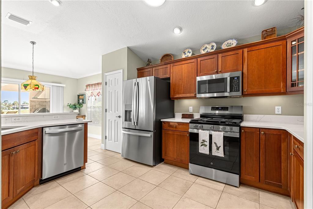 For Sale: $849,000 (3 beds, 2 baths, 2000 Square Feet)