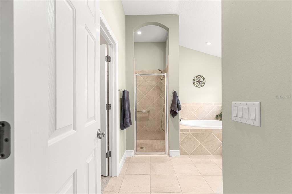 For Sale: $849,000 (3 beds, 2 baths, 2000 Square Feet)