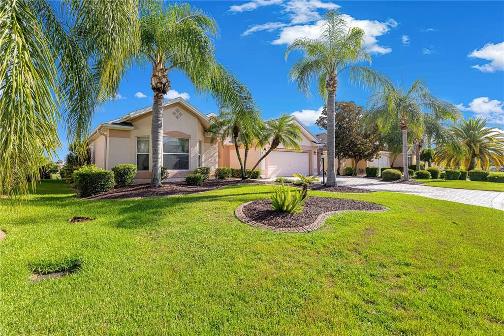 For Sale: $849,000 (3 beds, 2 baths, 2000 Square Feet)