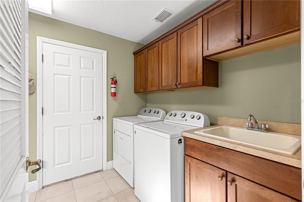 For Sale: $849,000 (3 beds, 2 baths, 2000 Square Feet)