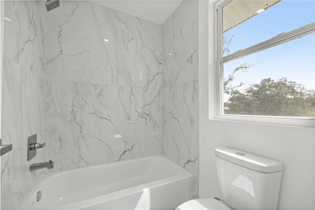 En Venta: $249,900 (2 camas, 1 baños, 1000 Pies cuadrados)