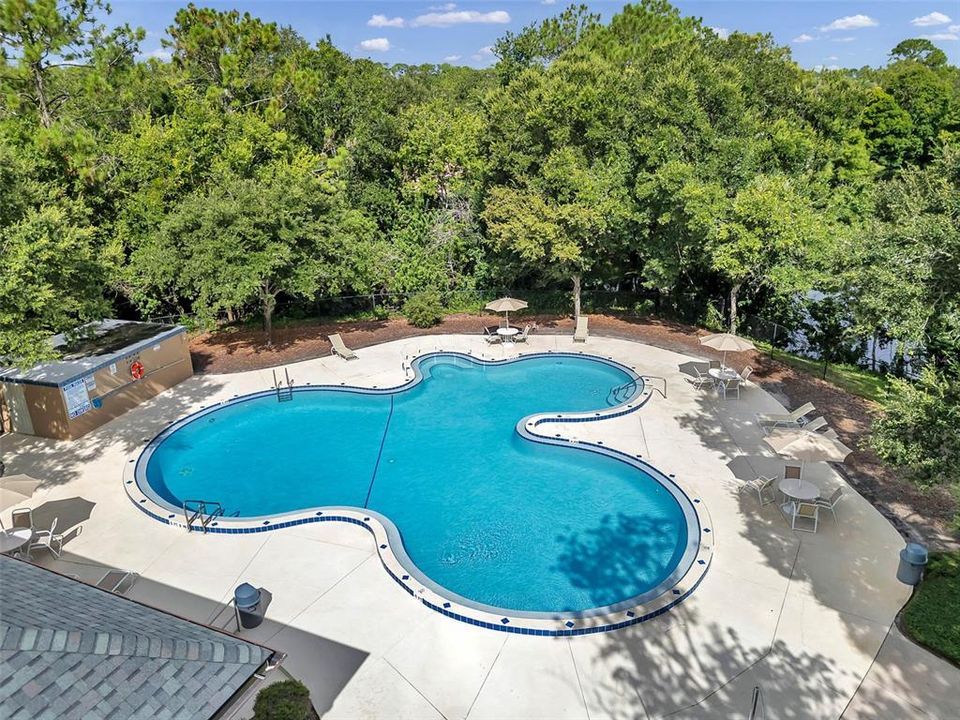 合同活跃: $969,999 (5 贝兹, 3 浴室, 4840 平方英尺)