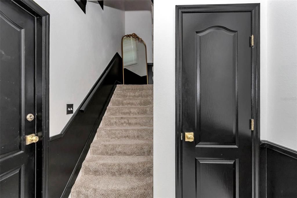 合同活跃: $969,999 (5 贝兹, 3 浴室, 4840 平方英尺)