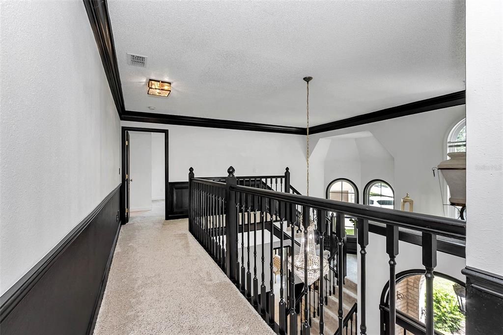 合同活跃: $969,999 (5 贝兹, 3 浴室, 4840 平方英尺)