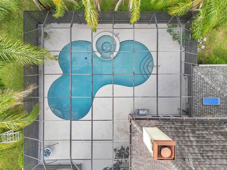 合同活跃: $969,999 (5 贝兹, 3 浴室, 4840 平方英尺)