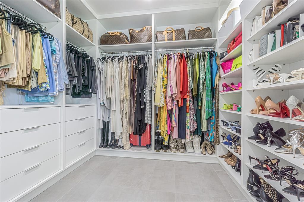 Active With Contract: $1,045,000 (4 beds, 3 baths, 2098 Square Feet)