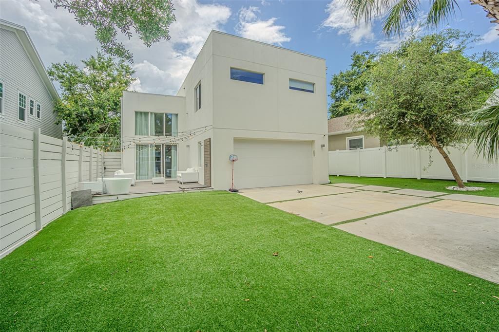 Active With Contract: $1,045,000 (4 beds, 3 baths, 2098 Square Feet)