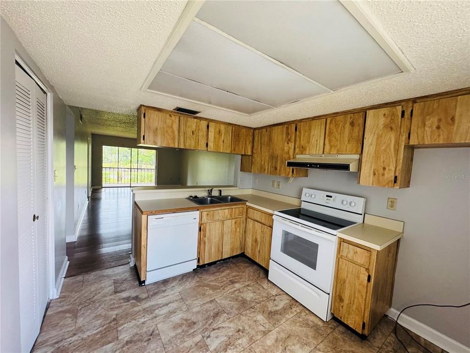 В аренду: $1,550 (2 спален, 2 ванн, 1053 Квадратных фут)