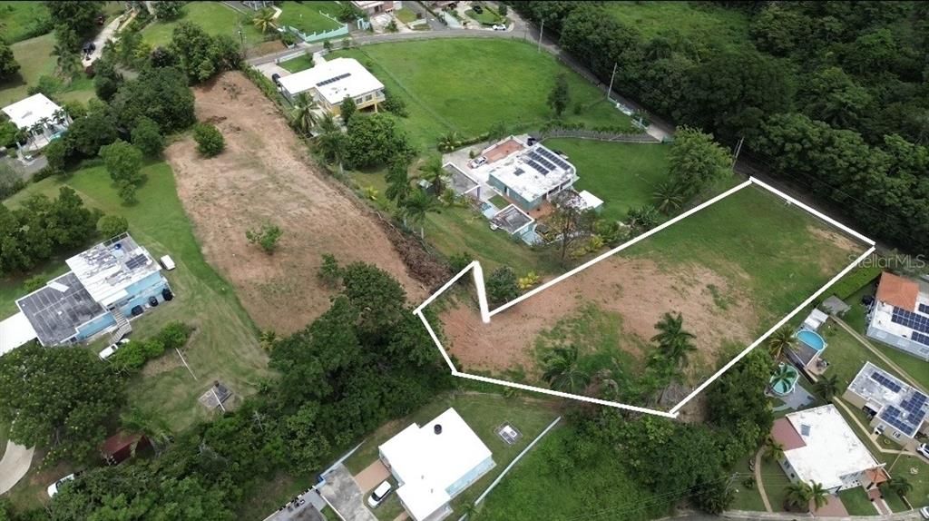 待售: $165,000 (0.90 acres)