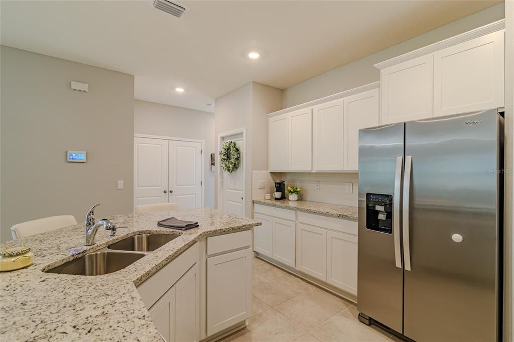 合同活跃: $250,000 (3 贝兹, 2 浴室, 1565 平方英尺)