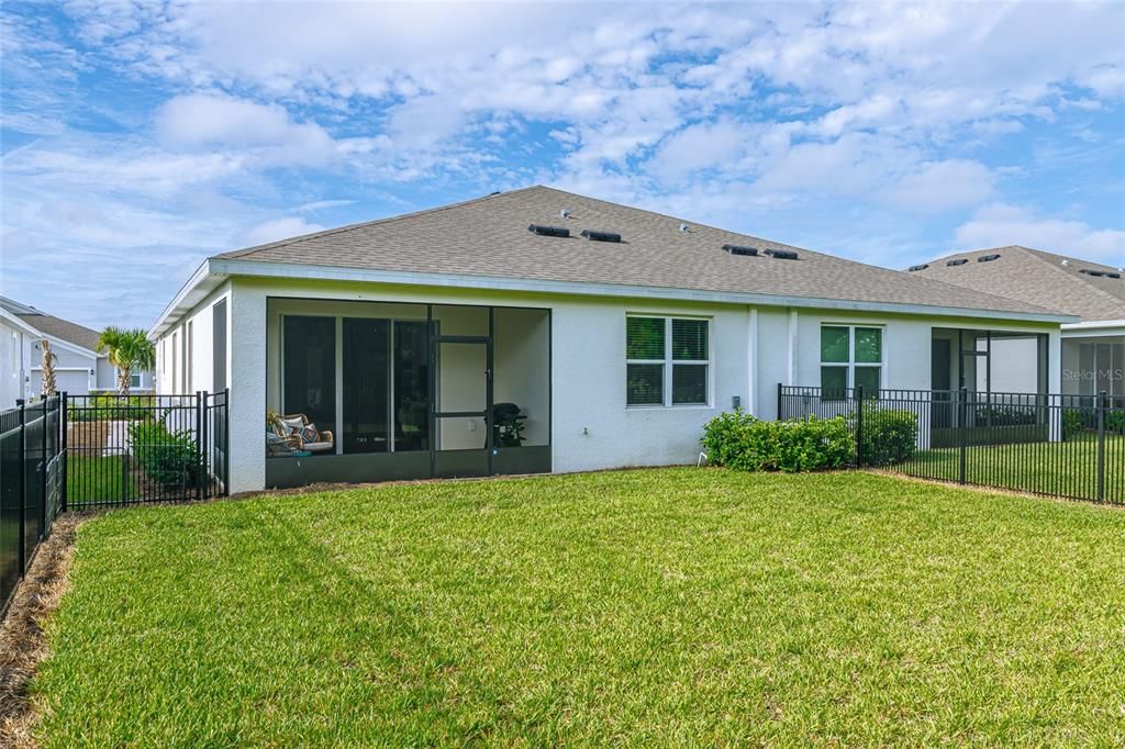 合同活跃: $250,000 (3 贝兹, 2 浴室, 1565 平方英尺)