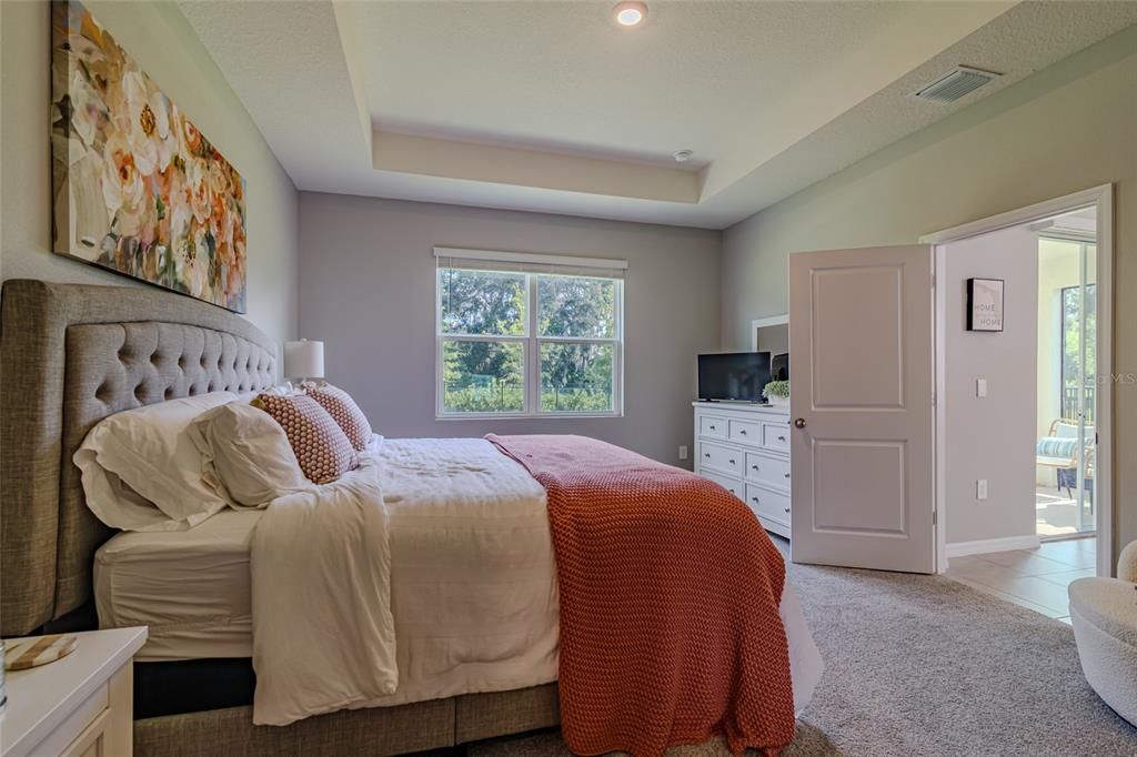 合同活跃: $250,000 (3 贝兹, 2 浴室, 1565 平方英尺)