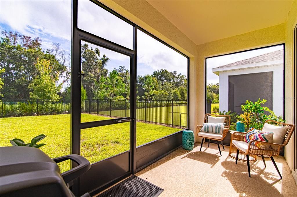 合同活跃: $250,000 (3 贝兹, 2 浴室, 1565 平方英尺)