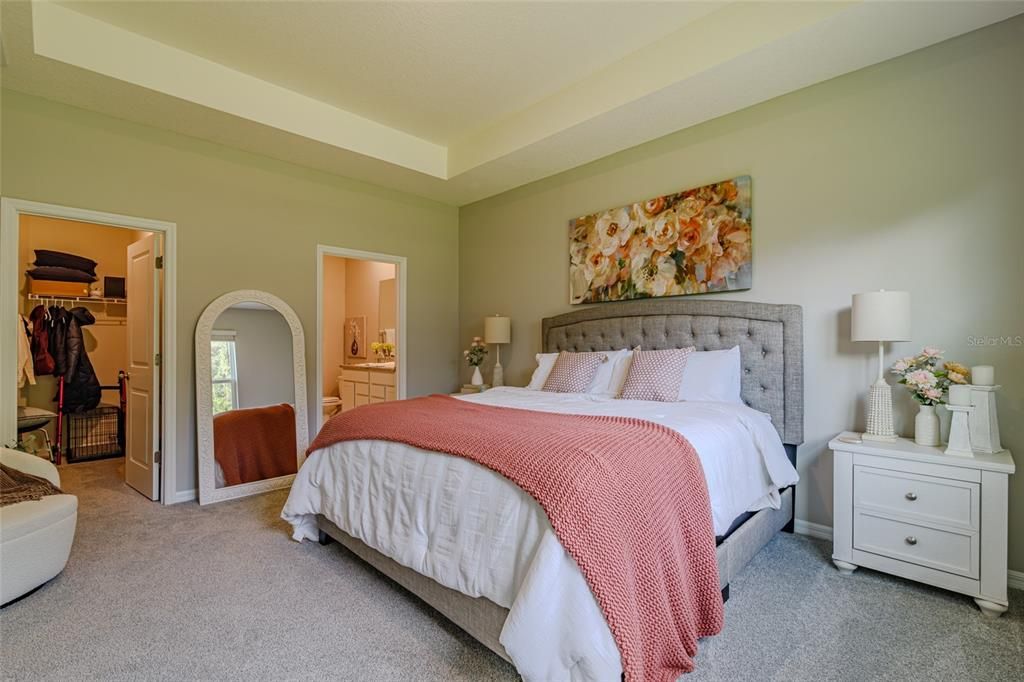 合同活跃: $250,000 (3 贝兹, 2 浴室, 1565 平方英尺)