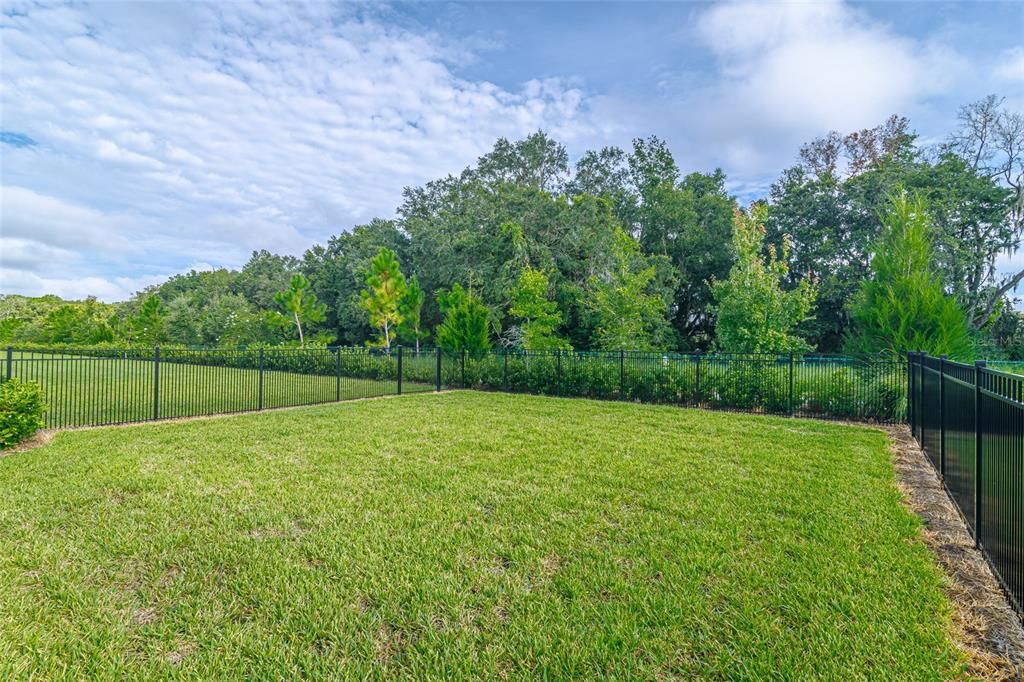 合同活跃: $250,000 (3 贝兹, 2 浴室, 1565 平方英尺)