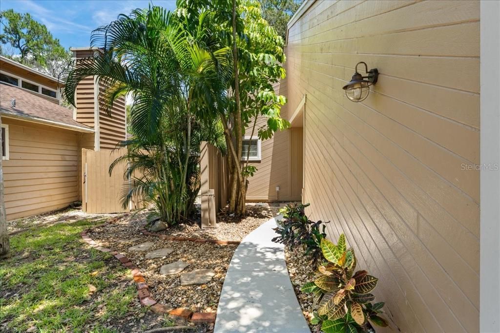 Active With Contract: $314,990 (2 beds, 2 baths, 1680 Square Feet)