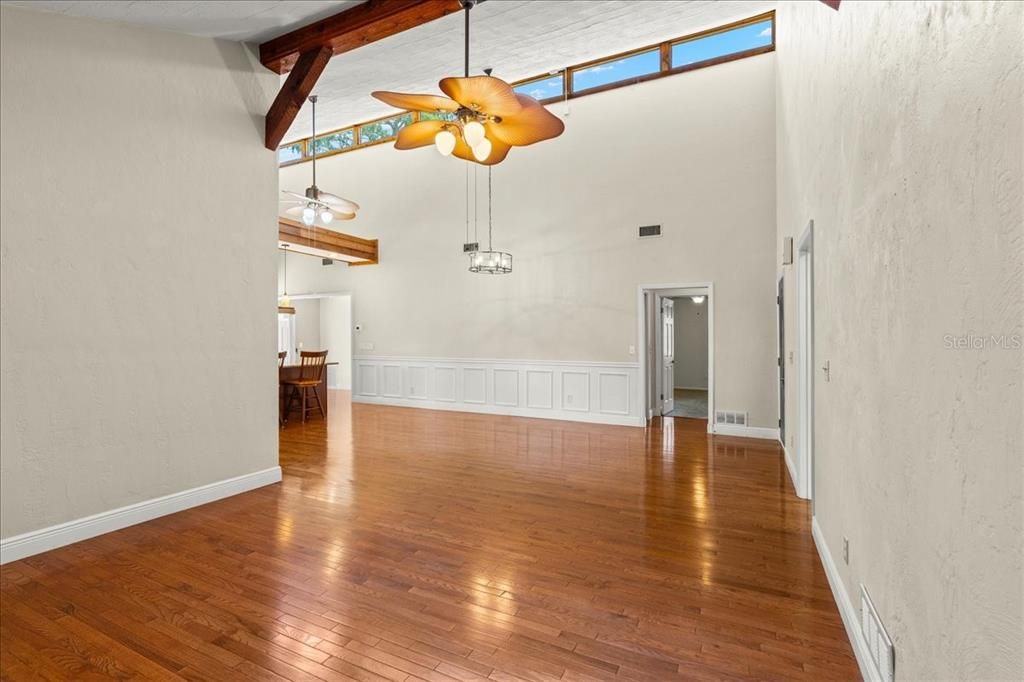 Active With Contract: $314,990 (2 beds, 2 baths, 1680 Square Feet)