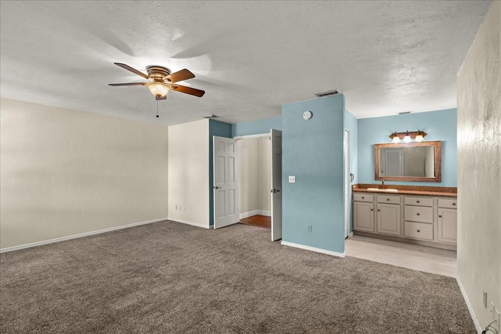 Active With Contract: $314,990 (2 beds, 2 baths, 1680 Square Feet)