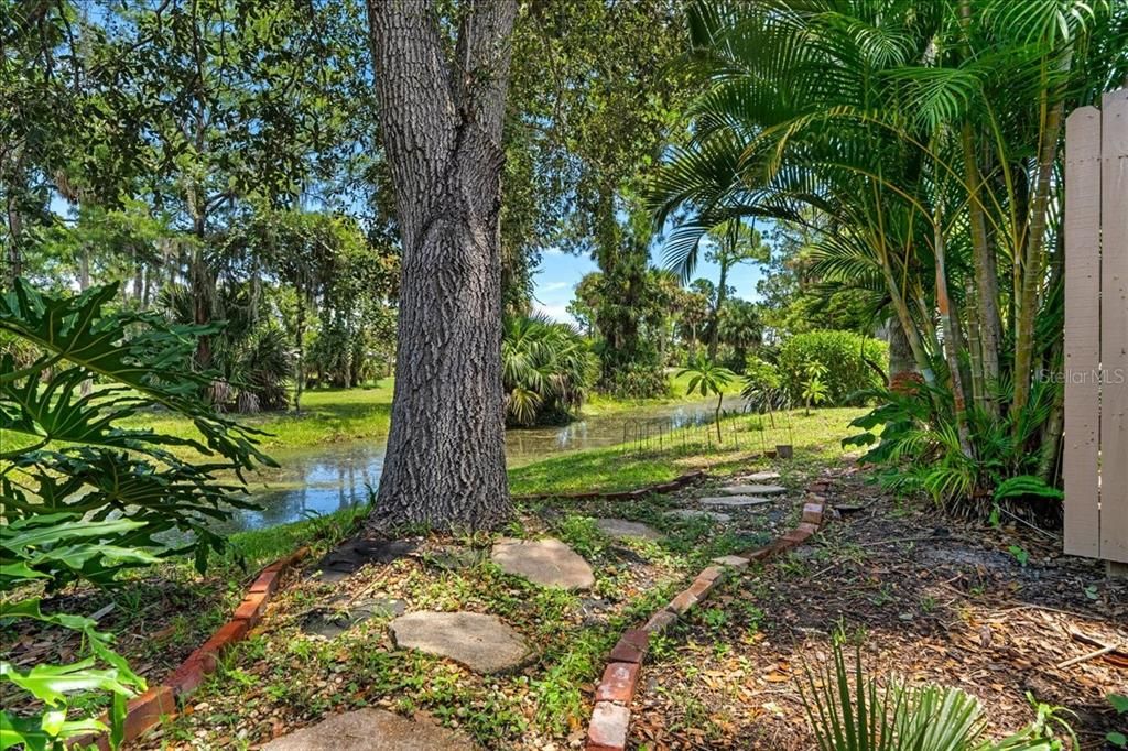 Active With Contract: $314,990 (2 beds, 2 baths, 1680 Square Feet)