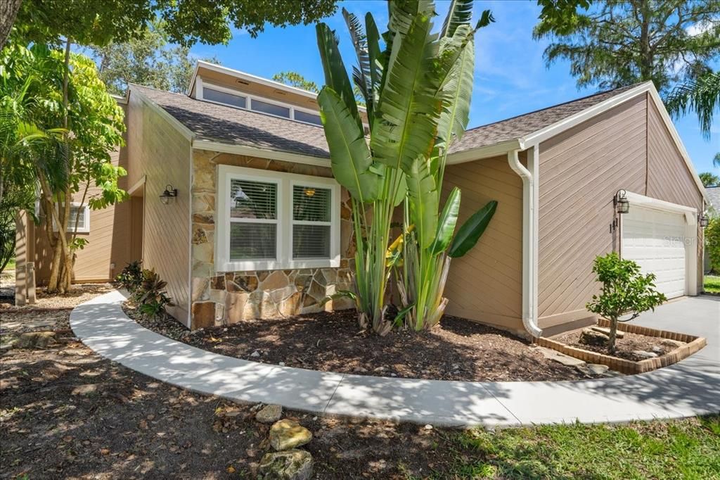 Active With Contract: $314,990 (2 beds, 2 baths, 1680 Square Feet)