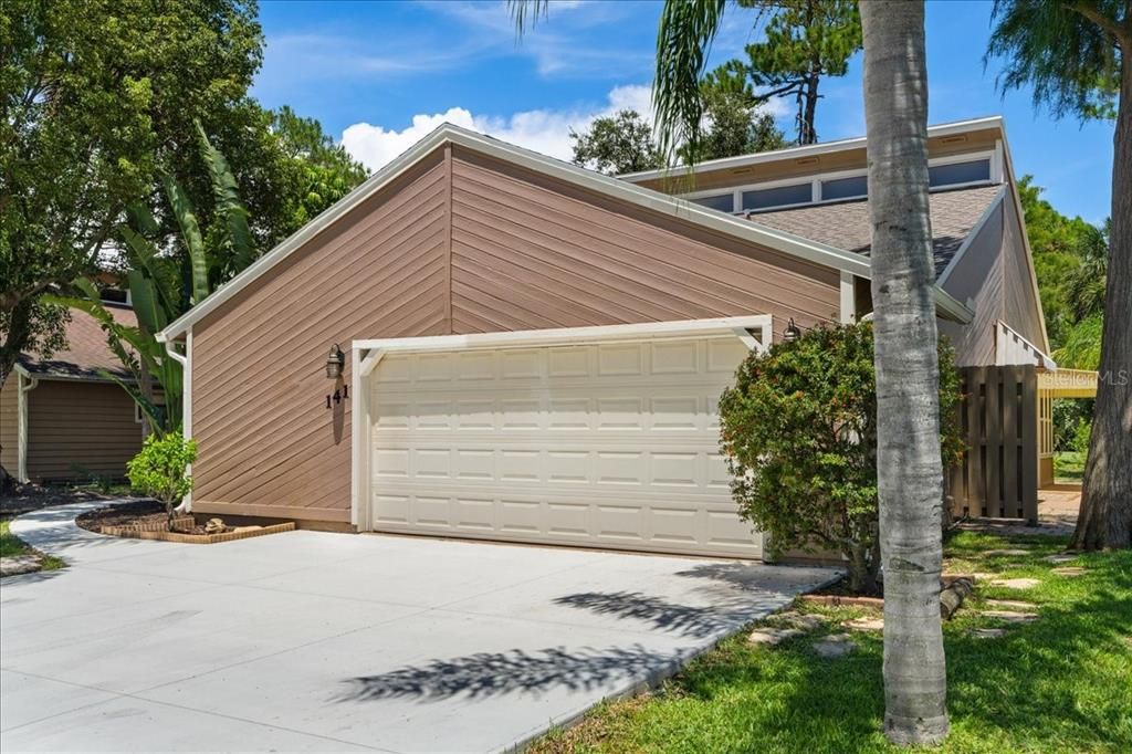 Active With Contract: $314,990 (2 beds, 2 baths, 1680 Square Feet)