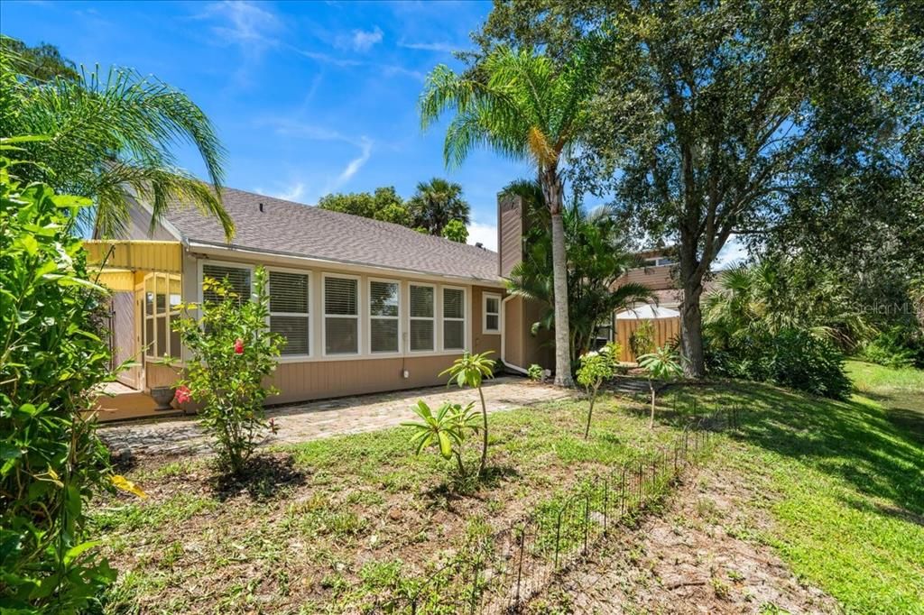 Active With Contract: $314,990 (2 beds, 2 baths, 1680 Square Feet)