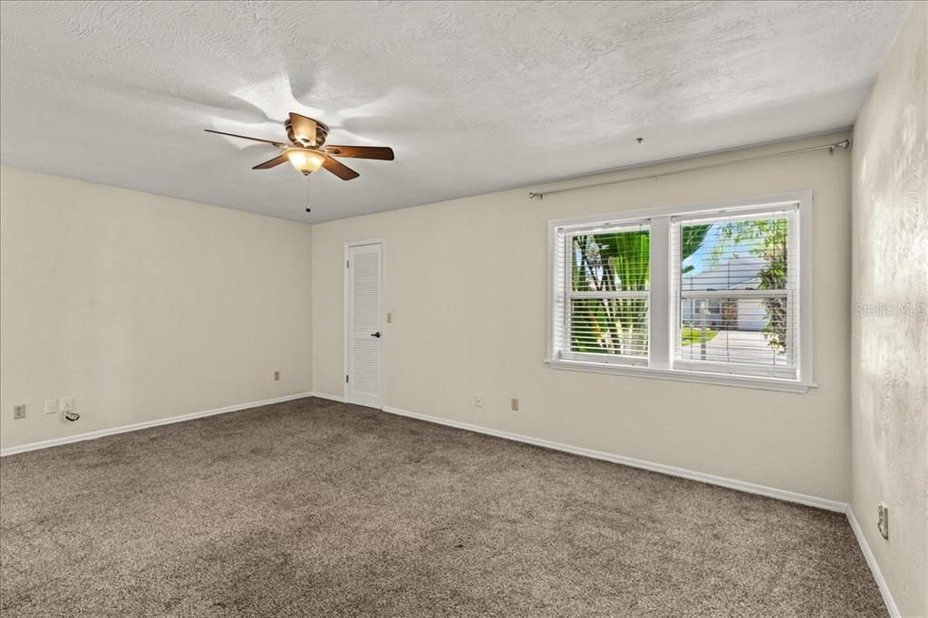 Active With Contract: $314,990 (2 beds, 2 baths, 1680 Square Feet)