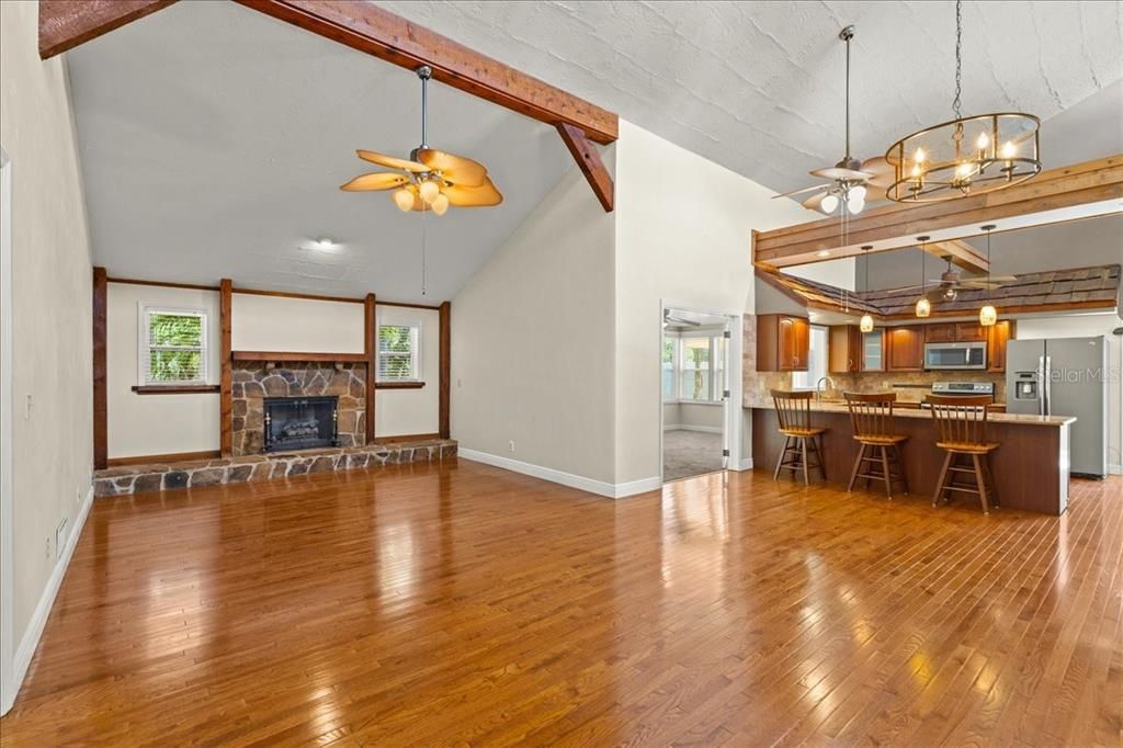 Active With Contract: $314,990 (2 beds, 2 baths, 1680 Square Feet)