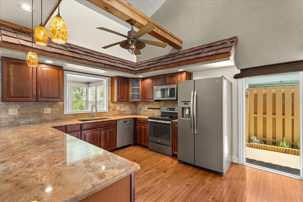 Active With Contract: $314,990 (2 beds, 2 baths, 1680 Square Feet)