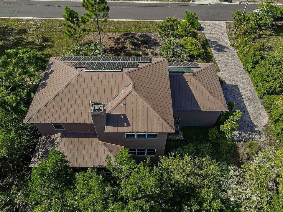 For Sale: $399,900 (4 beds, 3 baths, 2056 Square Feet)