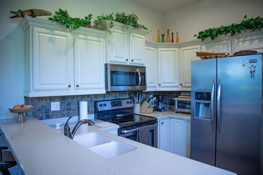 For Sale: $399,900 (4 beds, 3 baths, 2056 Square Feet)