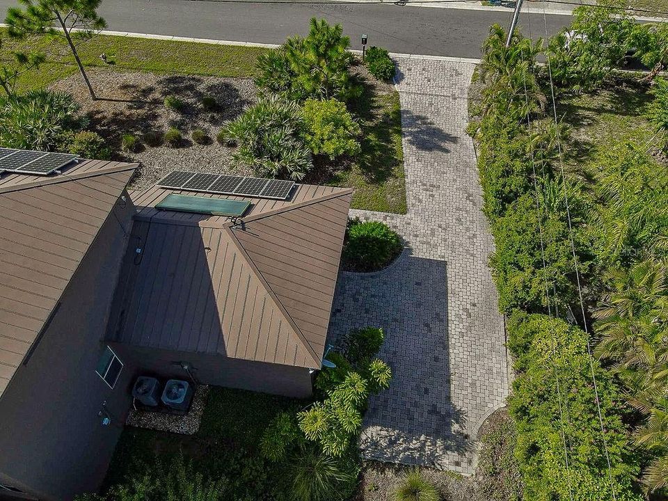 For Sale: $399,900 (4 beds, 3 baths, 2056 Square Feet)