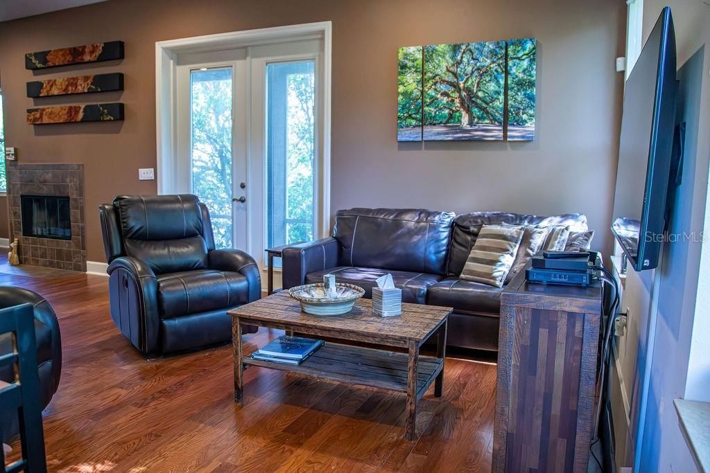 For Sale: $399,900 (4 beds, 3 baths, 2056 Square Feet)