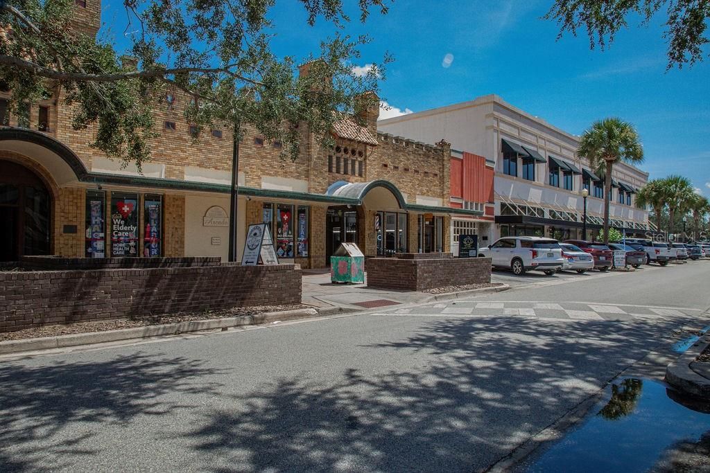 For Sale: $399,900 (4 beds, 3 baths, 2056 Square Feet)