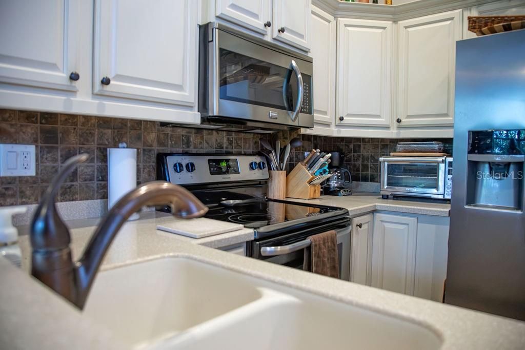 For Sale: $399,900 (4 beds, 3 baths, 2056 Square Feet)