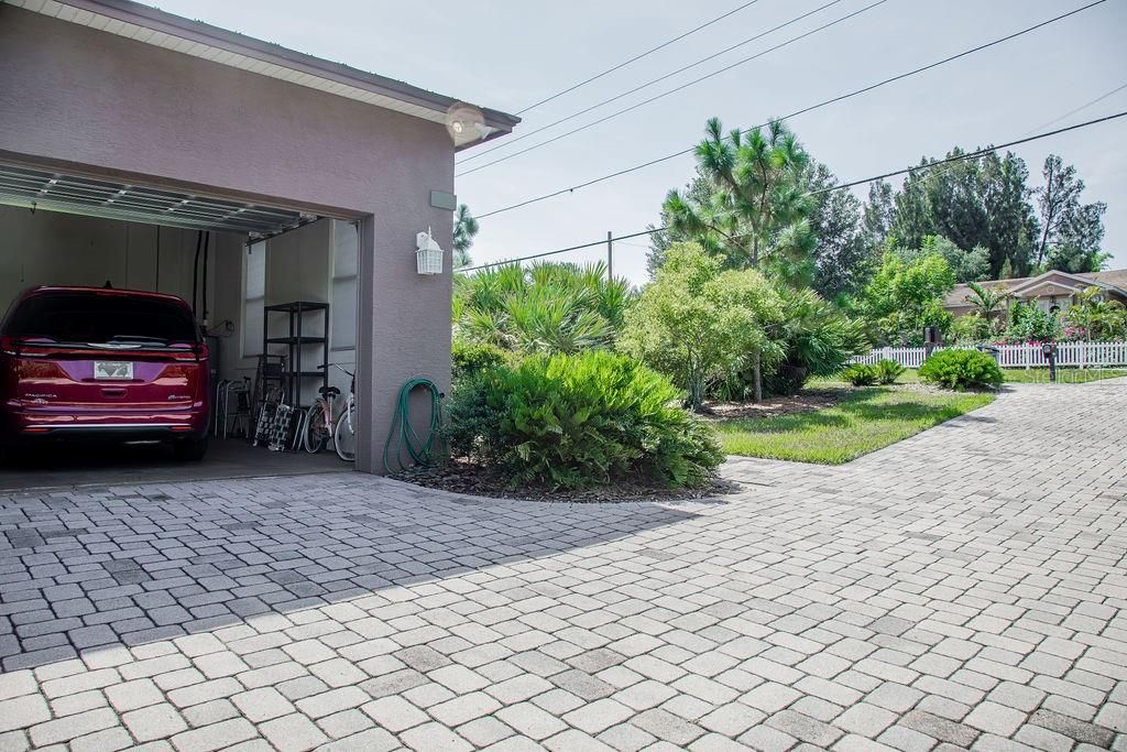 For Sale: $399,900 (4 beds, 3 baths, 2056 Square Feet)