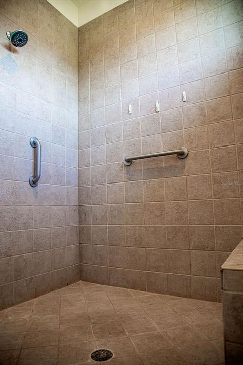 For Sale: $399,900 (4 beds, 3 baths, 2056 Square Feet)