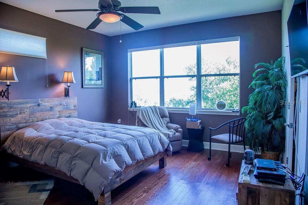 For Sale: $399,900 (4 beds, 3 baths, 2056 Square Feet)