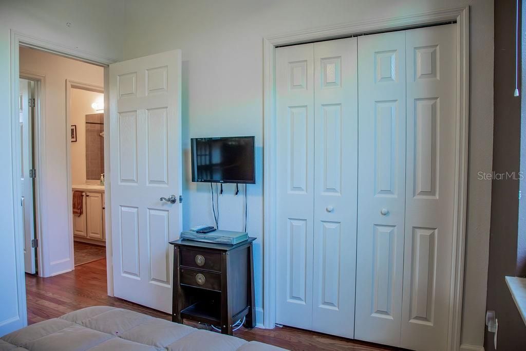 For Sale: $399,900 (4 beds, 3 baths, 2056 Square Feet)