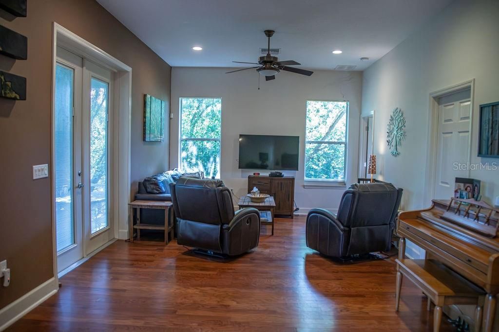 For Sale: $399,900 (4 beds, 3 baths, 2056 Square Feet)