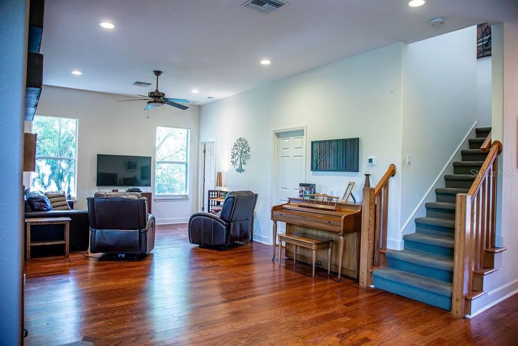 For Sale: $399,900 (4 beds, 3 baths, 2056 Square Feet)